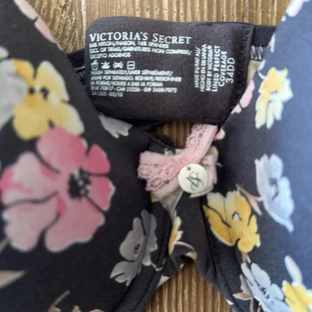 Victoria Secret Body floral padded underwire bra 34DD